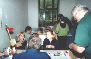 2000 - Basteln mit den Schülern in den Ferien.