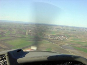 2002 - 1.Virtueller F3F-Wettbewerb > Blick aus dem Cockpit der Cessna 172 !