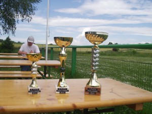 2003 - Sieghartskirchen - Die Pokale warten.