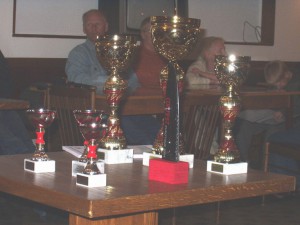 2004 - F3F Donaupokal 2004 > Die Pokale warten.