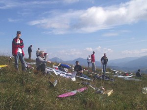 2004 - F3F Donovaly > Zweiter Tag - Warten auf den richtigen Wind. 