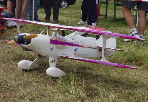 2004 - Flugtag Rakvice. Flugmodelle vor dem Einsatz.