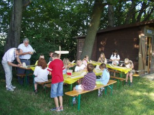 2005 - Dritter Bastelabend mit den SchülerInnen 2005.