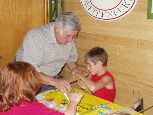 2005 - Erster Bastelabend mit den SchülerInnen 2005.