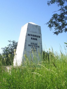 2005 - F3F in Rana > Einfahrt zum Flughafen in Rana