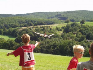 2006.08.20 - MFK-Schülerwettbewerb > Erste Wurfversuche 