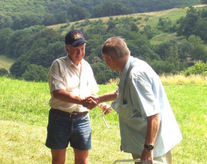 2006.07.09 - Robert Dürrmoser bedankt sich bei Anton Richter für die langjährige Freunschaft.