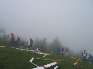 2006.06.24 - F3F Staatsmeisterschaft Wöllaner Nock - Warten auf Sicht.