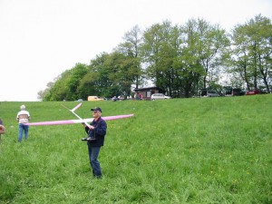 2006.05.07 - Erich K. mit Skorpion in Warteposition.