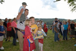 Flugtag 2008 - Pokalvergabe an die Siegerin 