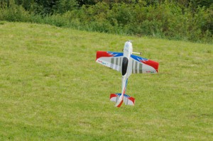 Flugtag 2008 - Schaufliegen > Hoovern eines Modells 