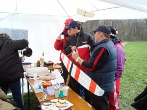 11.4.2010 F3K Bewerb, Stärkung am Buffett 