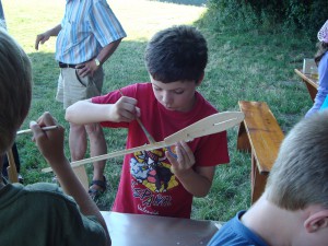21.7.2010 2. Tag Basteln mit den Schülern