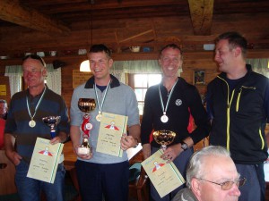 29.8.2010 F3F Staatsmeisterschaft auf der Sommeralm - Die Sieger v.l.n.r. Franz P., Stefan H., Kurt P. + Organ. Leiter Thomas R.