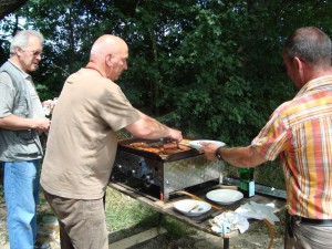 23.6.2011 1. Ziellanden 2. Klubcup - Die Würstel sind fertig!