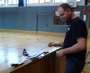 26.3.2011 Hallenfliegen in Breitenfurt - So klein! 