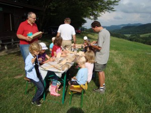 Dritter Basteltag mit den Schülern - Feinschleifen