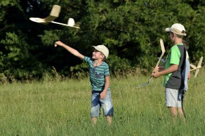 22.7.2015 - 3. Bastelnachmittag mit den Kindern - üben, üben, üben, ..... 