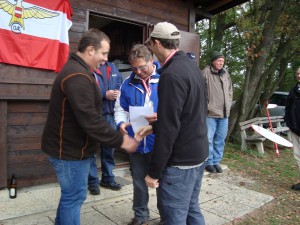 10.10.2015 - 3. Klubcup - Zeitfliegen - Gratulation zum ersten Platz